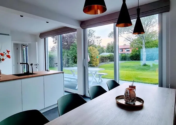 Vakantiehuis 14-een Oase Rust Tussen Polders En Kust *